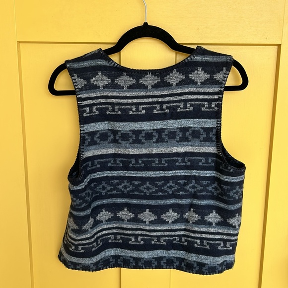 90s vest! - Picture 6 of 7